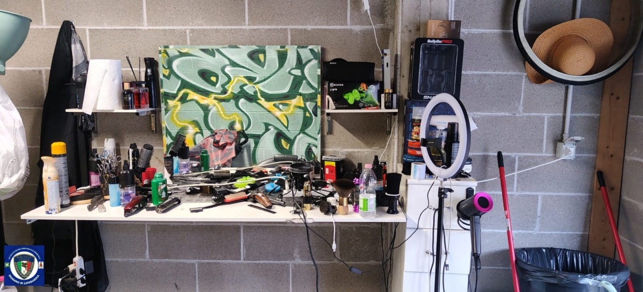 Scoperto a Romano parrucchiere abusivo: attività chiusa e sanzione di 1.500 euro