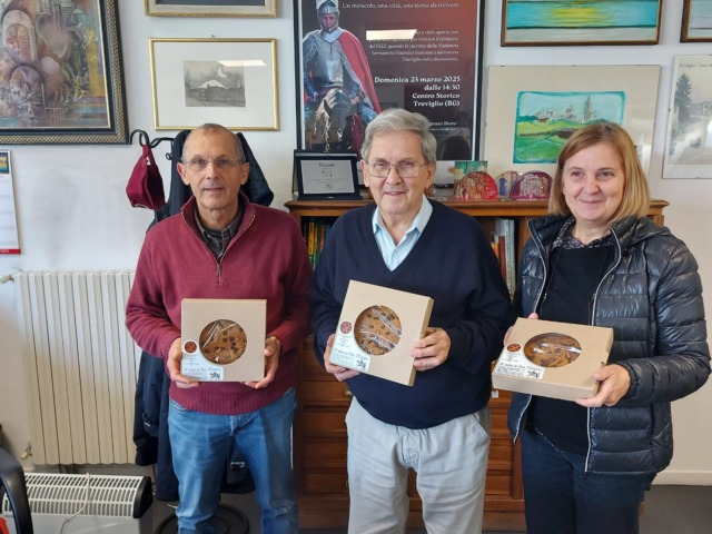 Il Natale della Pro loco: dal cioccolato alle cronici, otto artigiani spiegano la loro arte