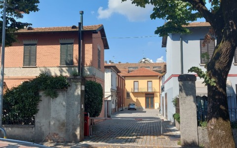 Moschea al Pip di Treviglio, i “vicini di casa” protestano: “Non ci sono parcheggi”