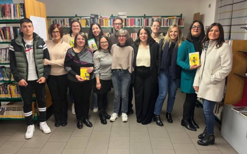 Quattrocento libri donati alle scuole grazie al progetto: “Aiutaci a crescere”