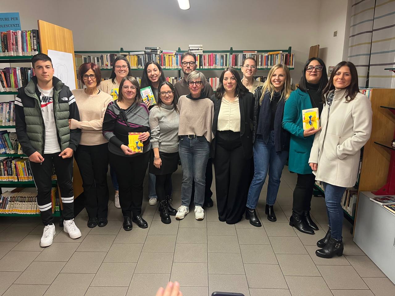 Quattrocento libri donati alle scuole grazie al progetto: “Aiutaci a crescere”