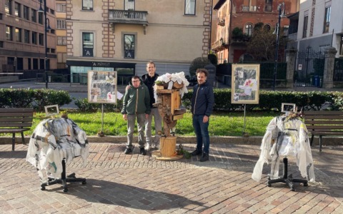 Con “Specchi e Radici” anche un po’ di Fara sul viale Vittorio Emanuele di Bergamo