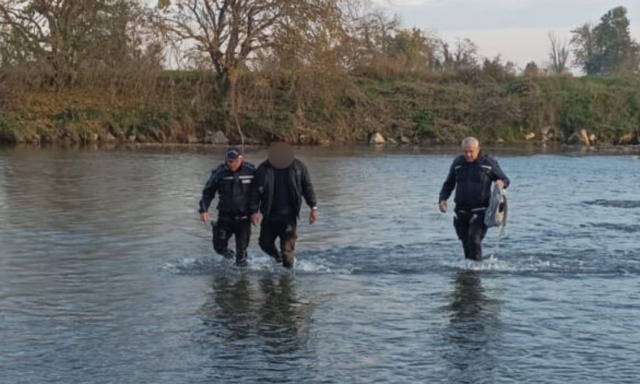Tenta di fuggire dalla Polizia locale attraversando il fiume Serio, pusher arrestato