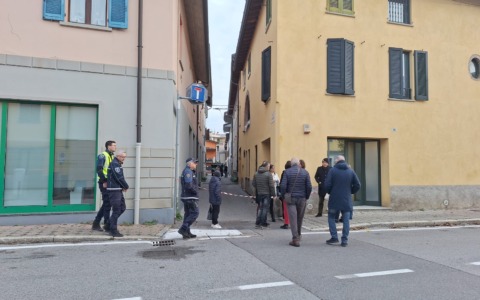 Fiamme nell’appartamento, 77enne trovato senza vita