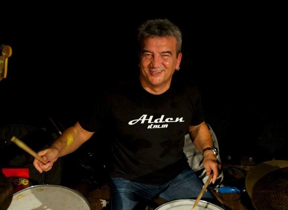 Treviglio piange lo storico batterista Vanni Comotti