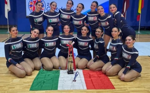 Le atlete della Diamond Cheer conquistano la medaglia d’argento con la Nazionale