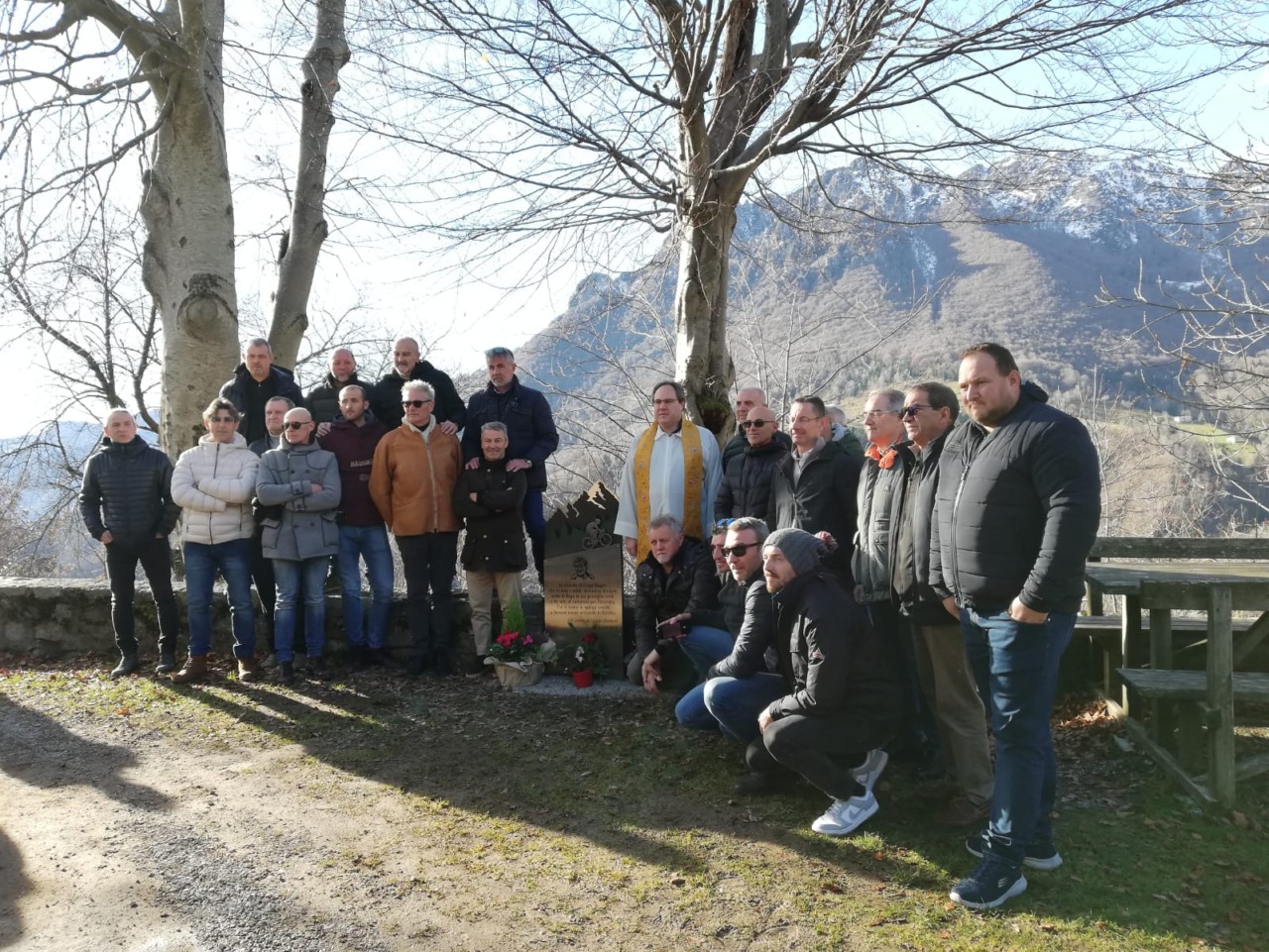 Una stele in ricordo di Luigi Magni, l’iniziativa con “Grest Barbera” e familiari al Cespedosio