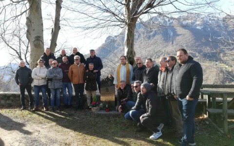 Una stele in ricordo di Luigi Magni, l’iniziativa con “Grest Barbera” e familiari al Cespedosio