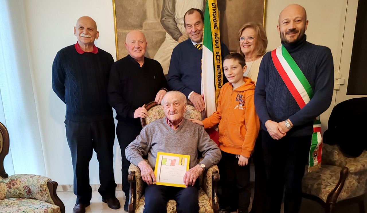 Al reduce di Cefalonia, 102 anni, arrivano gli auguri del generale della Divisione Acqui