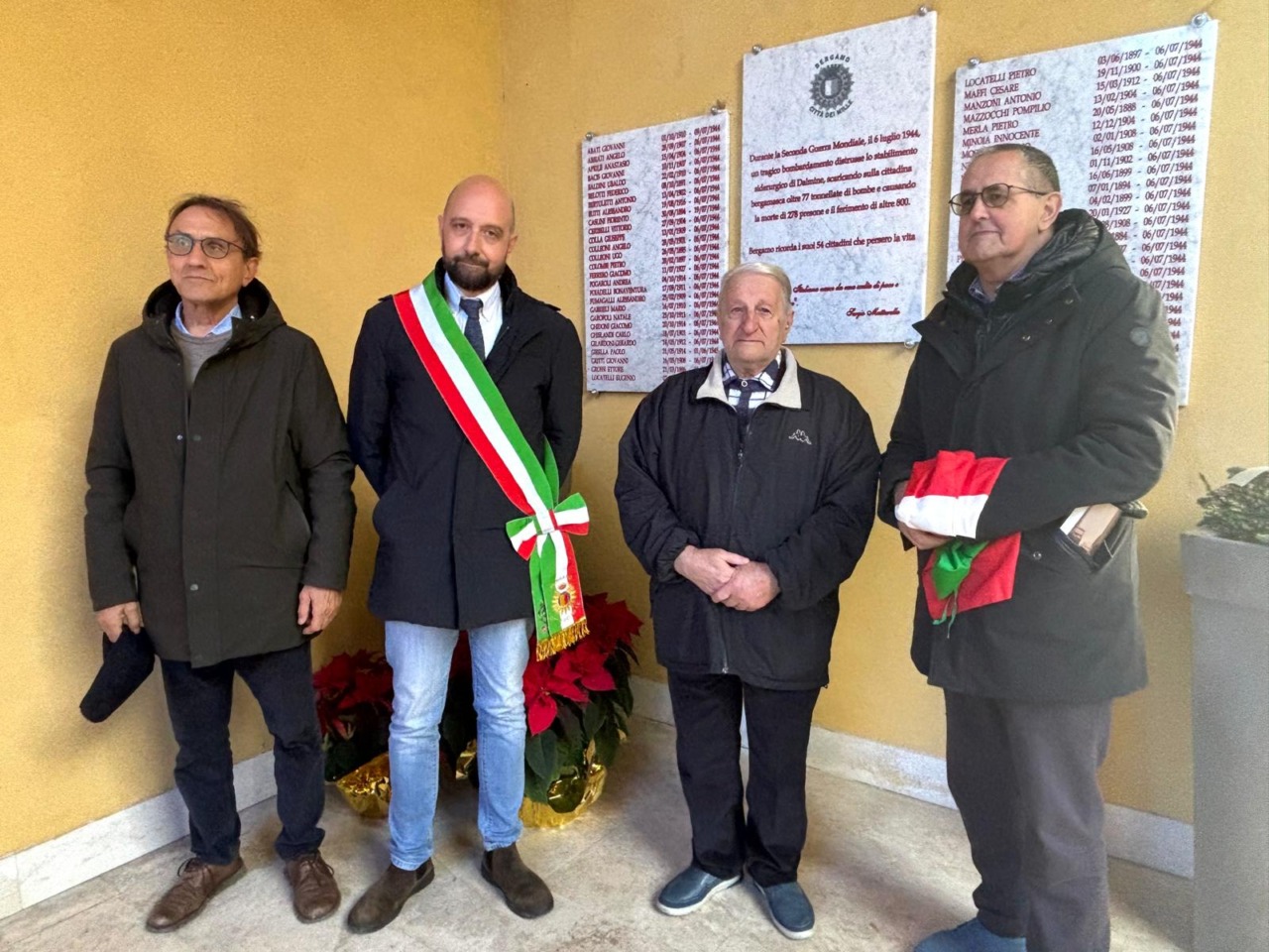 Svelate le lapidi dedicate alle 54 vittime bergamasche del bombardamento di Dalmine