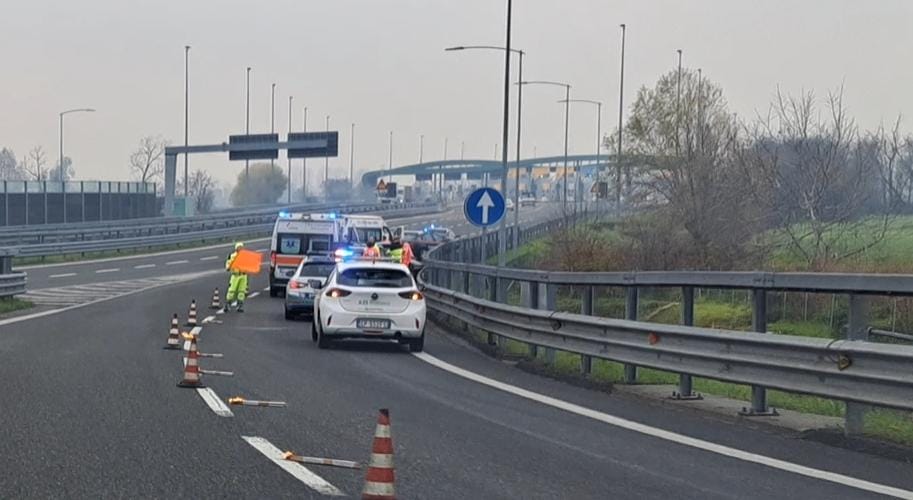Schianto dopo un inseguimento sulla Teem: feriti due carabinieri di Treviglio