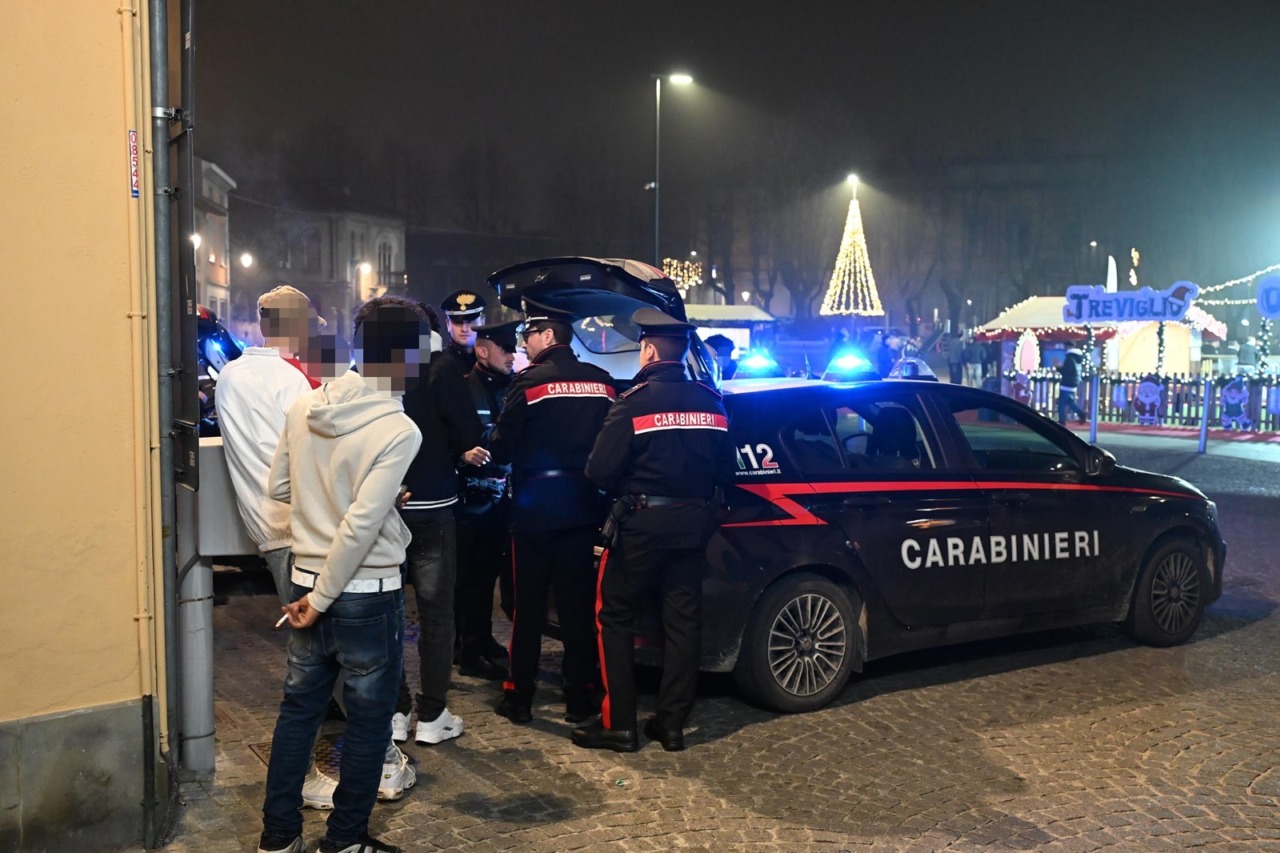 La stretta dei carabinieri sulla criminalità giovanile, arresti e denunce nella Bassa