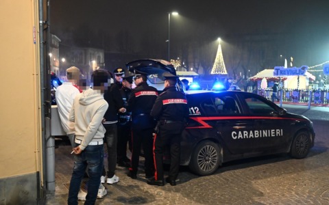 La stretta dei carabinieri sulla criminalità giovanile, arresti e denunce nella Bassa