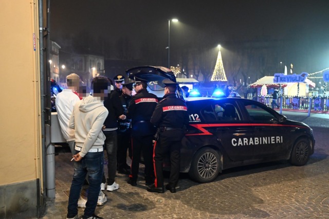 La stretta dei carabinieri sulla criminalità giovanile, arresti e denunce nella Bassa