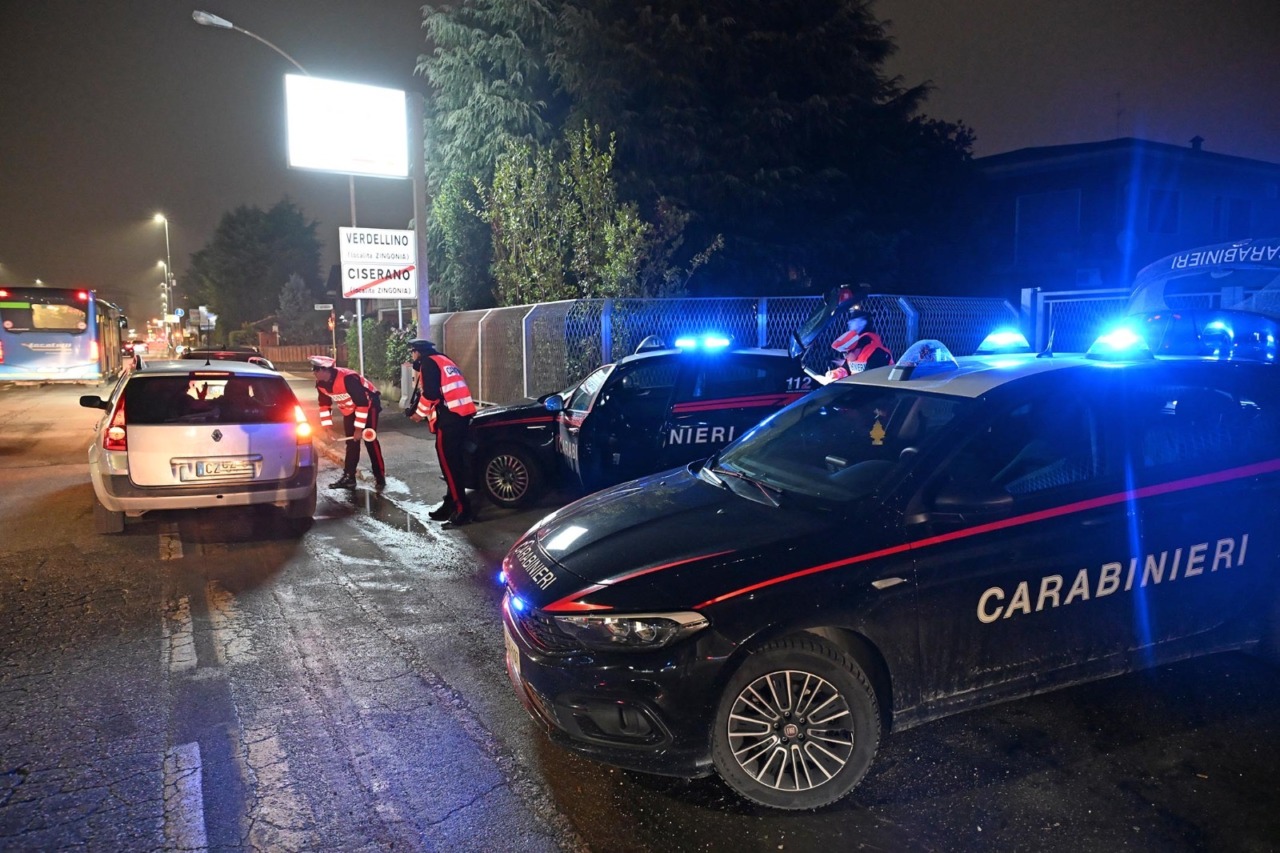 Carabinieri in campo per prevenire furti e truffe, controllate 200 persone e 35 veicoli
