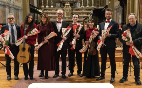 Il concerto natalizio dell’associazione teatrale “Corpo di Bacco” incanta