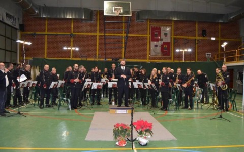 L’Amministrazione premia le eccellenze del paese durante il concerto natalizio della banda