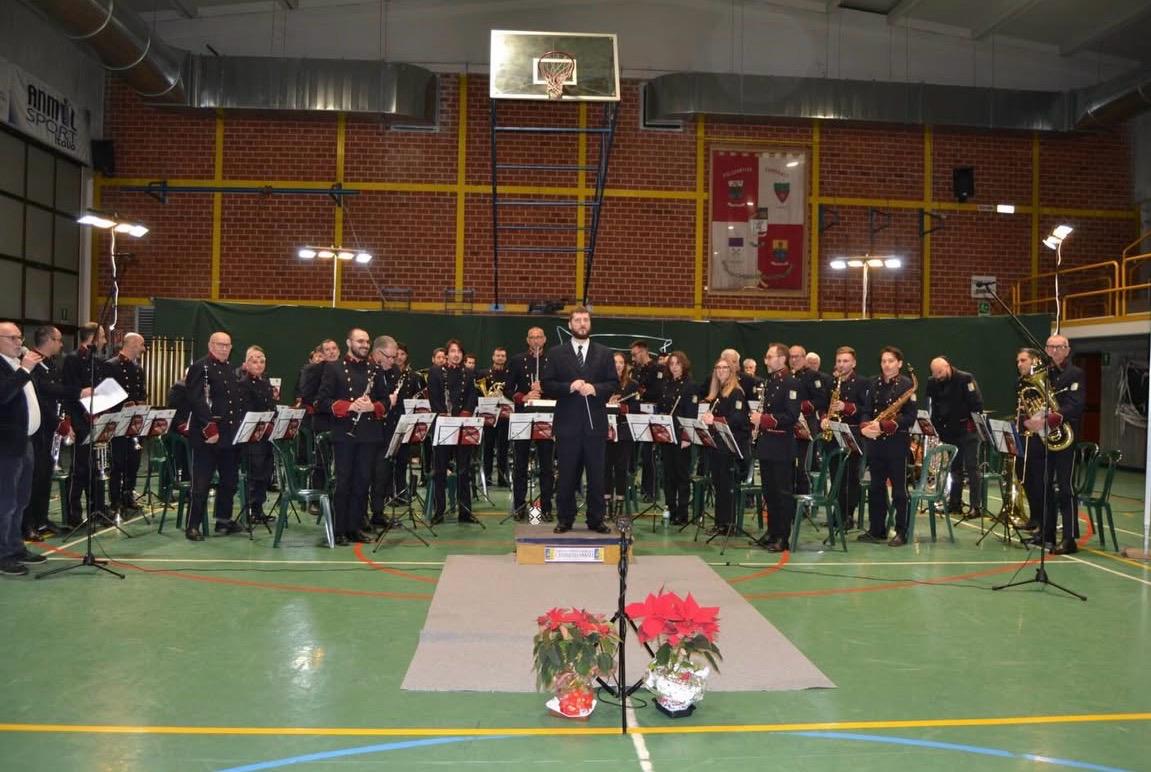 L’Amministrazione premia le eccellenze del paese durante il concerto natalizio della banda