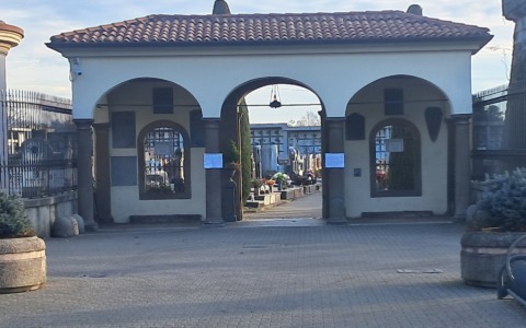 “Un atto vile e codardo, colpisce i sentimenti più profondi della comunità”