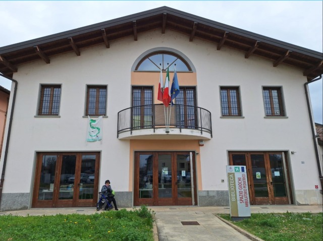Bulli in biblioteca ma l’Amministrazione è ferma: “Era previsto, abbiamo lanciato una sfida”