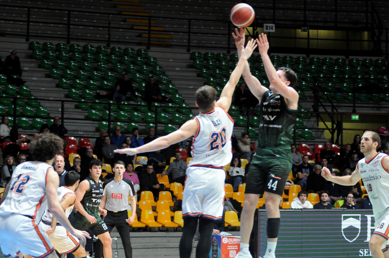 La Tav Treviglio Brianza crolla sul parquet della Rimadesio Desio: è -20