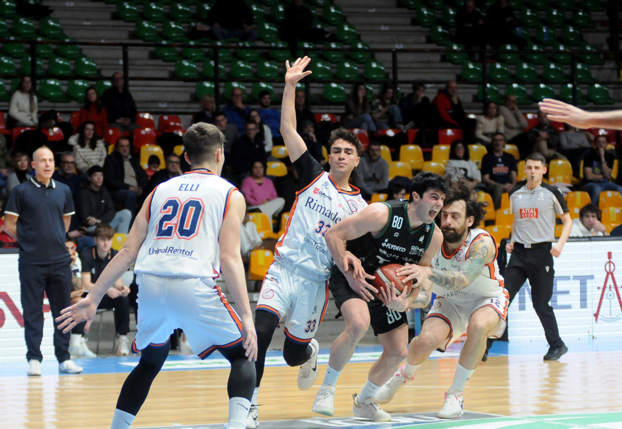 Trasferta amara per la Tav Treviglio Brianza, tutte le immagini dal PalaFitLine