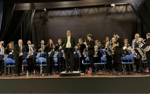 Avvicendamento nel corpo bandistico, Fara accoglie il nuovo presidente Sauro Gibillini