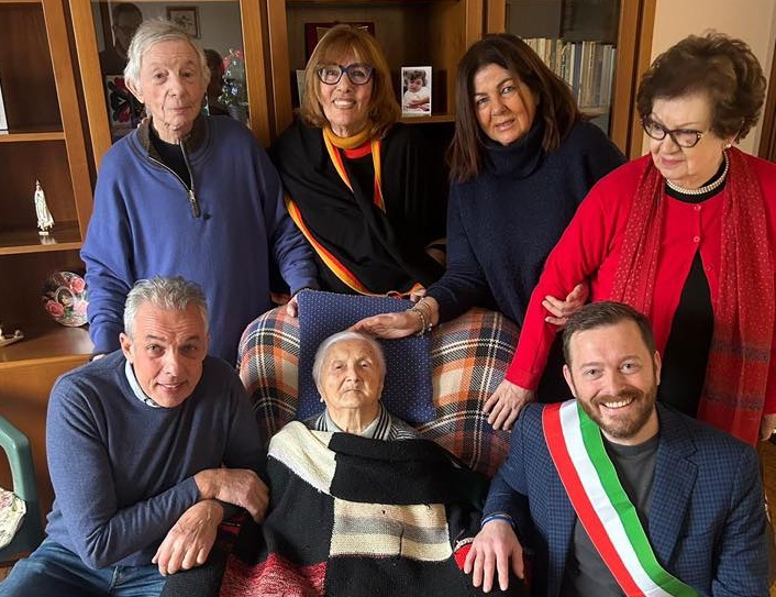 Fontanella festeggia un secolo di vita: i 100 anni di Viola Ippolita