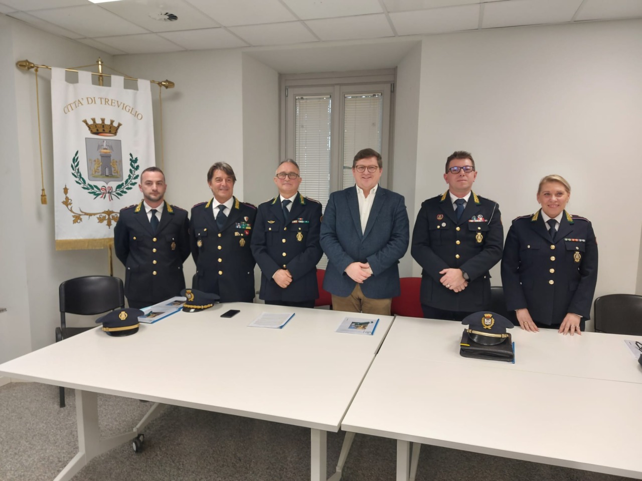 Polizia locale di Treviglio: crollano le multe per divieto di sosta, ma c’è più attenzione alle infrazioni più gravi