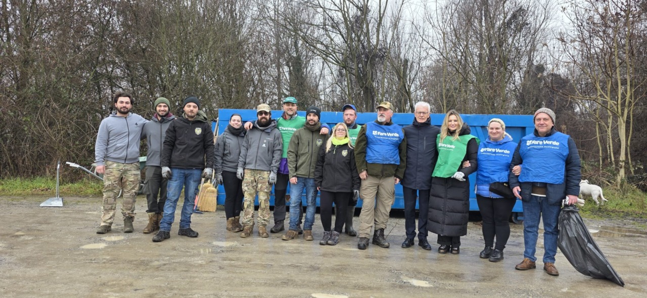 L’associazione “Fare Verde” a caccia di rifiuti lungo il litorale del fiume Serio