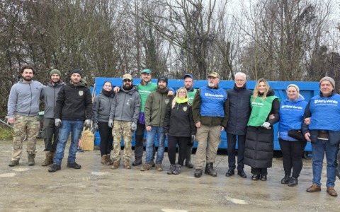 L’associazione “Fare Verde” a caccia di rifiuti lungo il litorale del fiume Serio