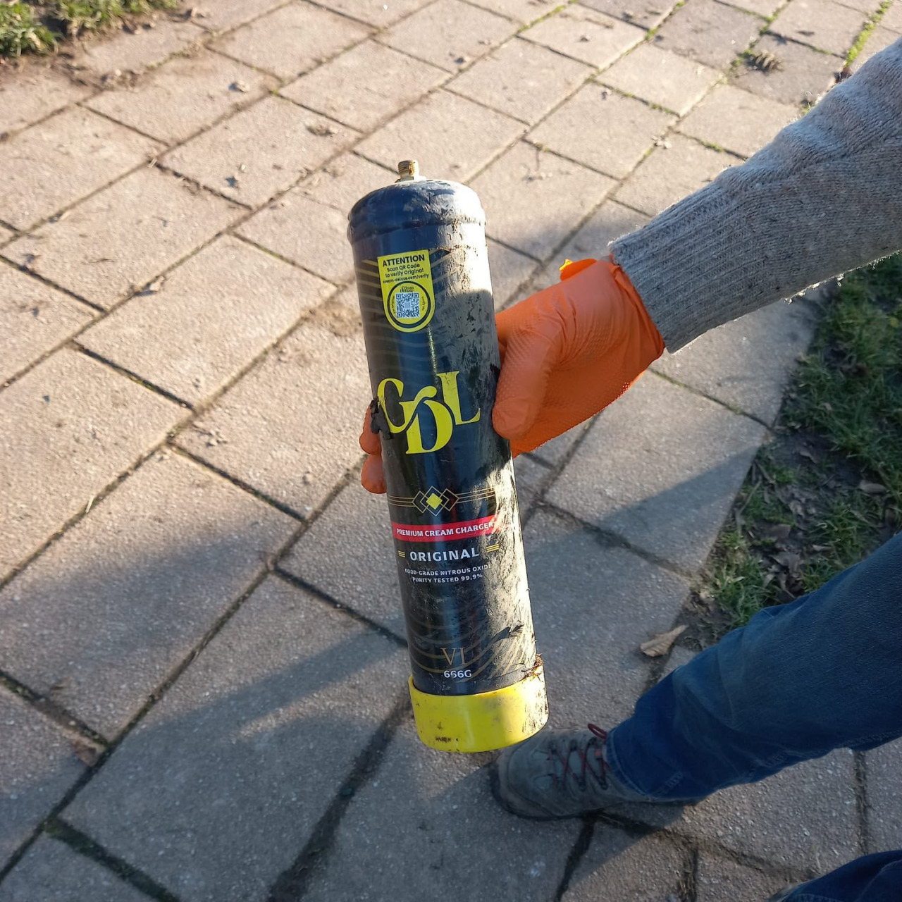 Nella bergamasca scatta l’allarme “Rifiuti da Sballo”: le bombole di protossido di azoto nuovo rifiuto emergente