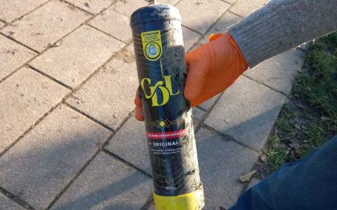 Nella bergamasca scatta l’allarme “Rifiuti da Sballo”: le bombole di protossido di azoto nuovo rifiuto emergente