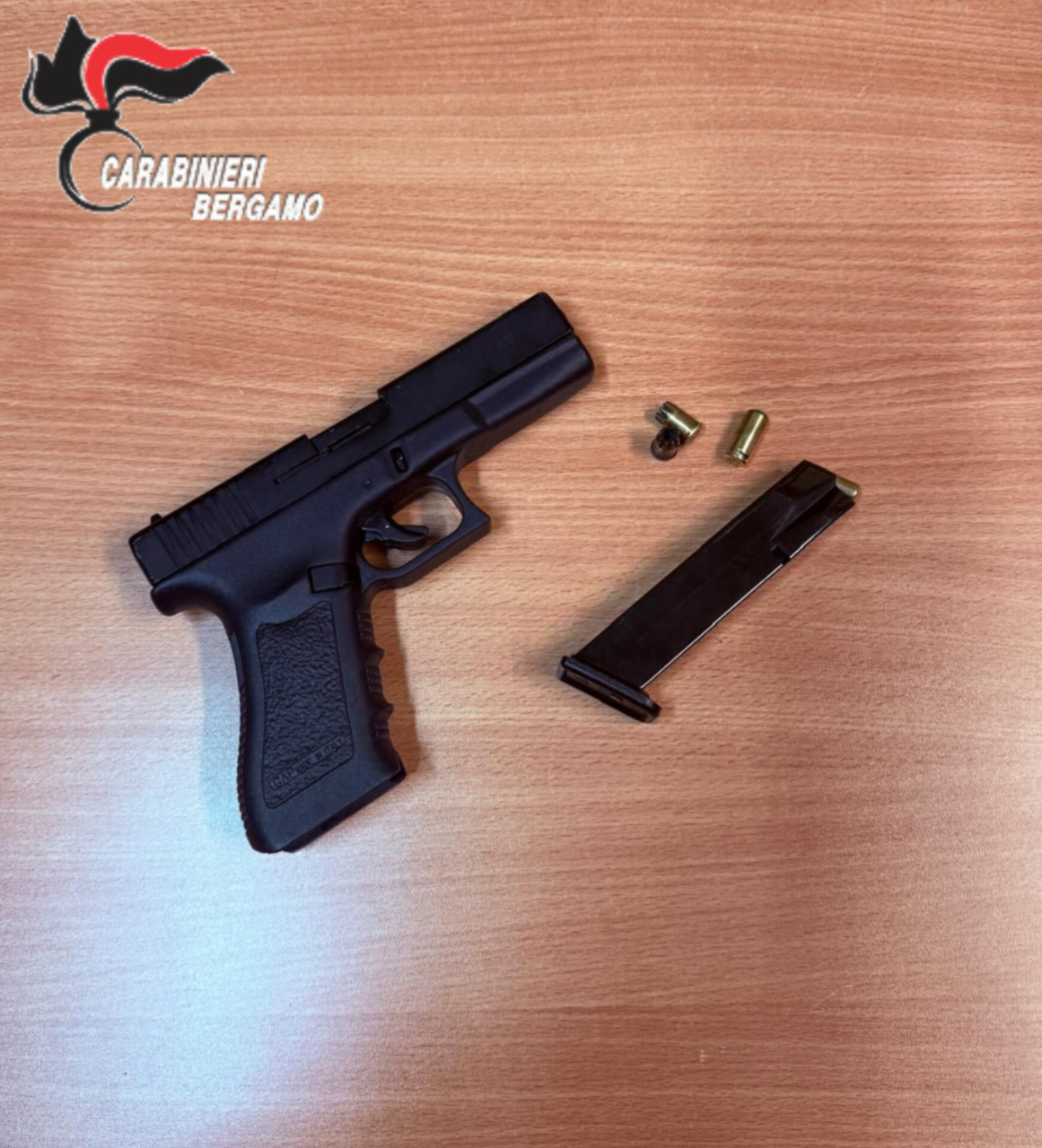 Finti spari in strada, deferiti due giovani per procurato allarme