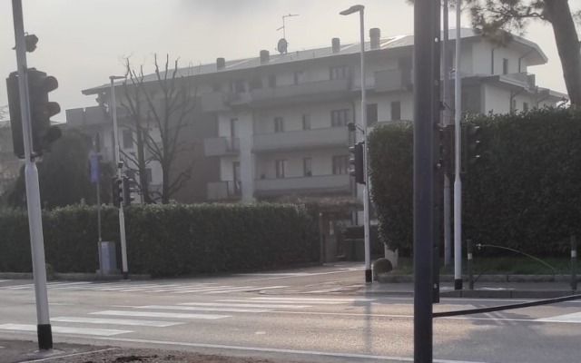 Il nuovo semaforo lungo la ex Ss 498 fa discutere: “Sono troppi”