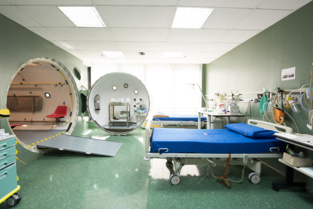 Usa un braciere per scaldarsi, famiglia intossicata a Vidalengo