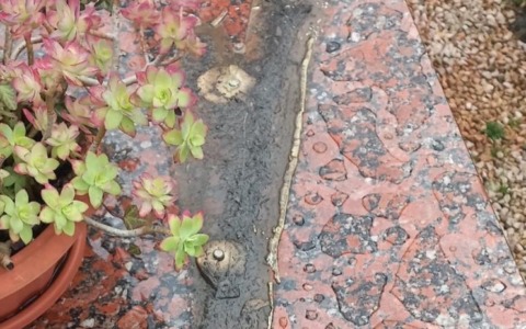 Cimiteri sotto attacco, doppio furto a Antegnate e Fontanella: rubate statue di bronzo dalle tombe