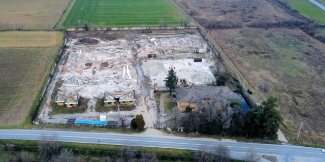 Abbattuti i fabbricati della ex “Sicea” di via Vailate