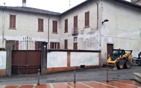 Housing sociale e un laboratorio artigianale nella ex casa parrocchiale