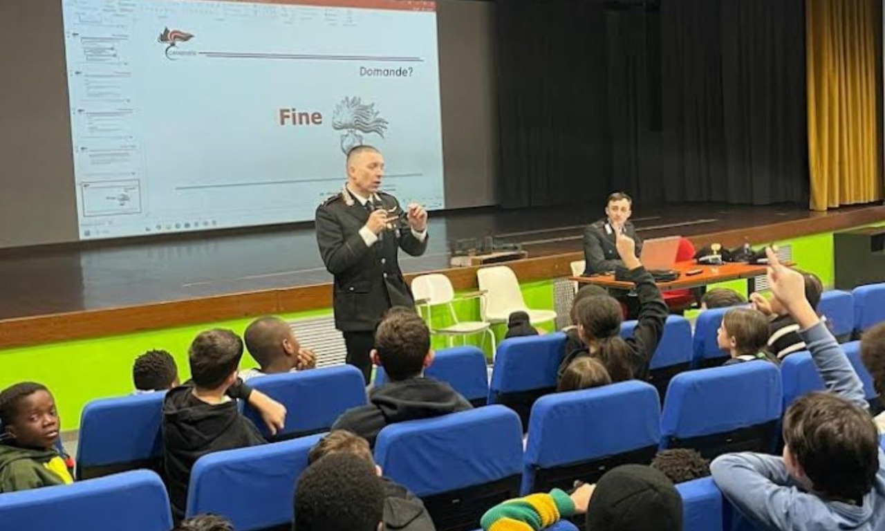 Bullismo e pericoli del mondo digitale: i carabinieri di Zingonia parlano agli studenti