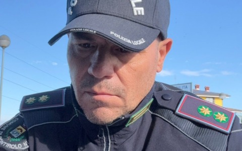 Deiezioni canine in strada, controlli in borghese da parte della Polizia locale