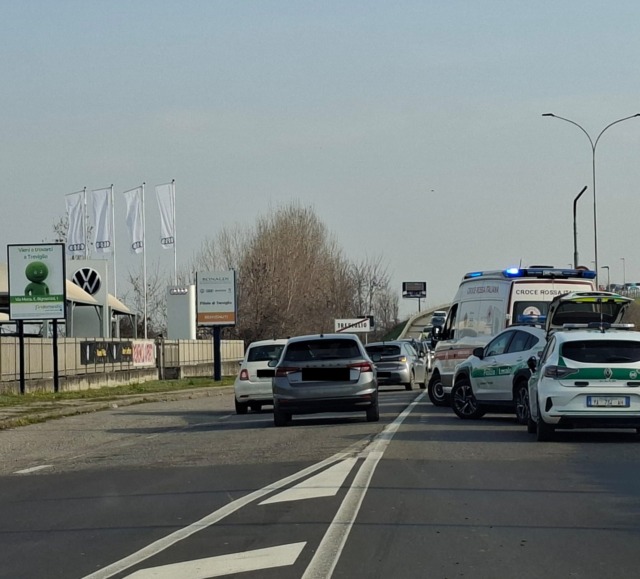 Tamponamento a catena sul cavalcavia per Caravaggio, traffico bloccato per chilometri