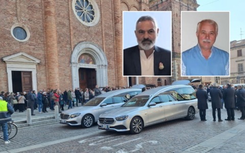 L’abbraccio della città a Franco e Fabio Legramandi, padre e figlio morti a un giorno di distanza