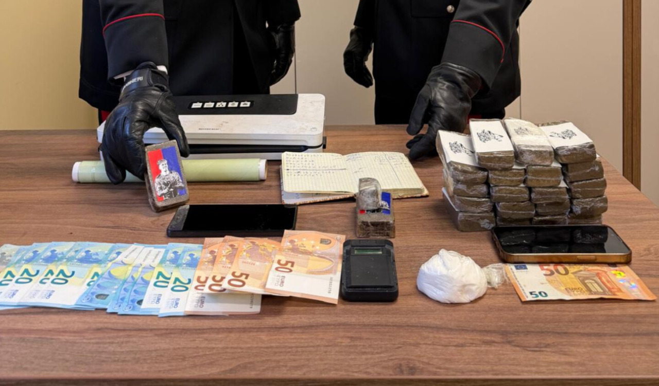 Pusher arrestati a Osio Sotto: in auto avevano due chili di hashish