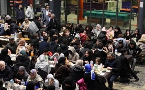 Striscione contro l’Iftar, dura condanna del Partito Democratico: “Atto vile”