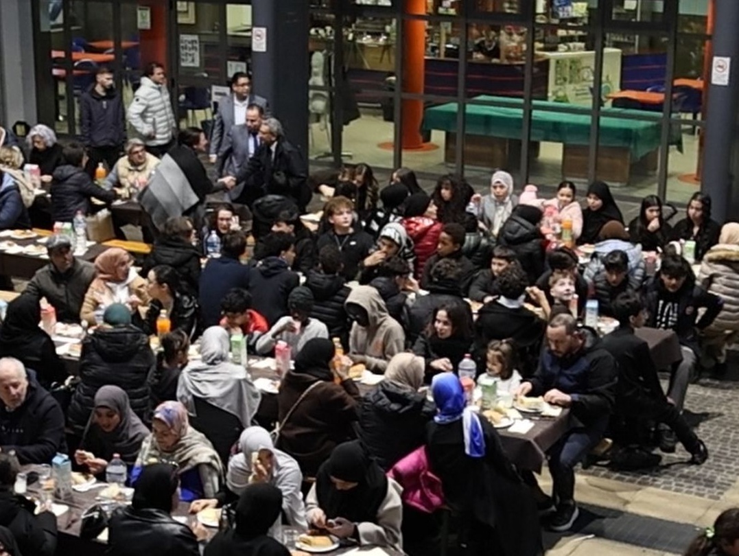 Striscione contro l’Iftar, dura condanna del Partito Democratico: “Atto vile”