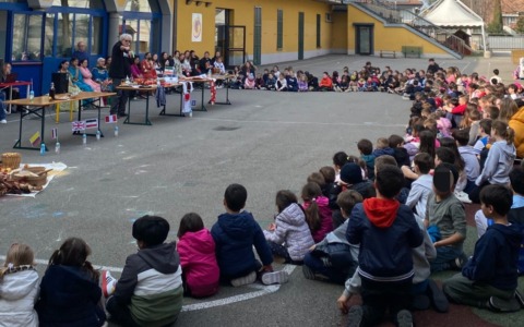 Dalle parole ai sapori: alla primaria Capitanio di Calcio la festa della Lingua Madre
