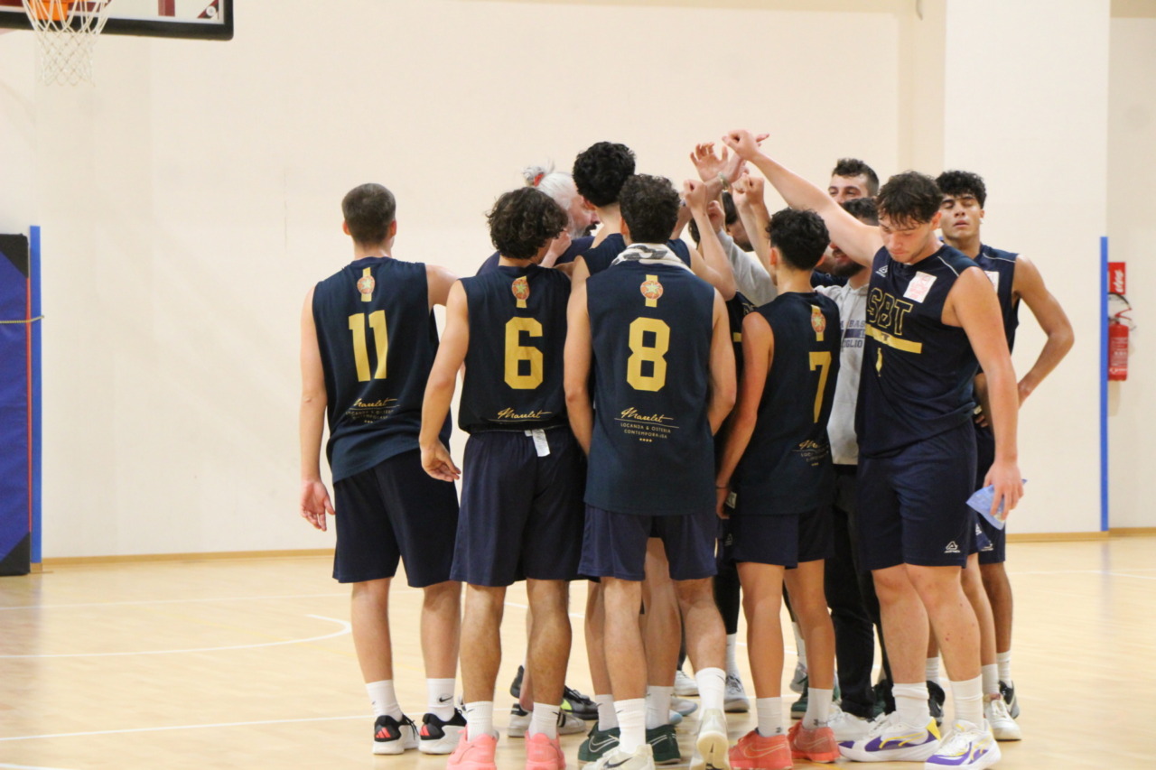 Scuola Basket Treviglio festeggia la salvezza in largo anticipo