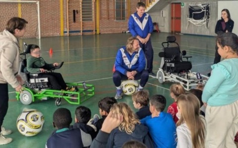Tutti in campo con Antonio, per imparare come si gioca a calcio su quattro ruote