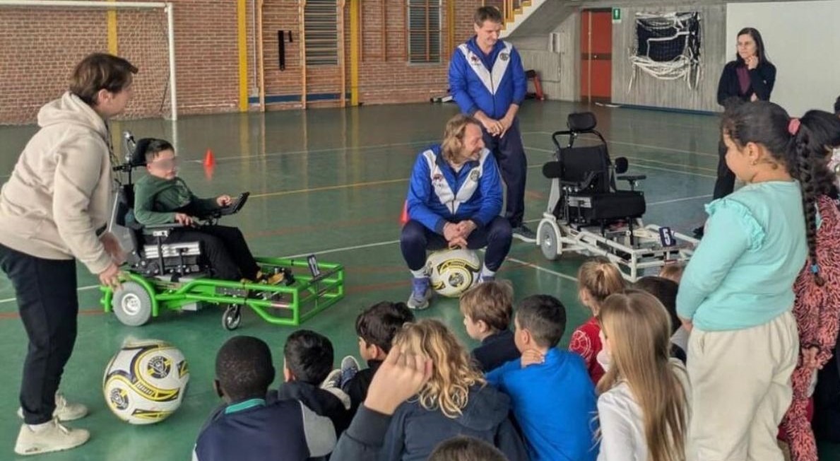 Tutti in campo con Antonio, per imparare come si gioca a calcio su quattro ruote